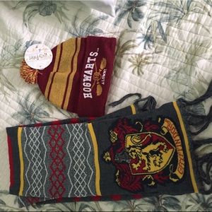 Harry Potter scarf and beanie 3 for $20